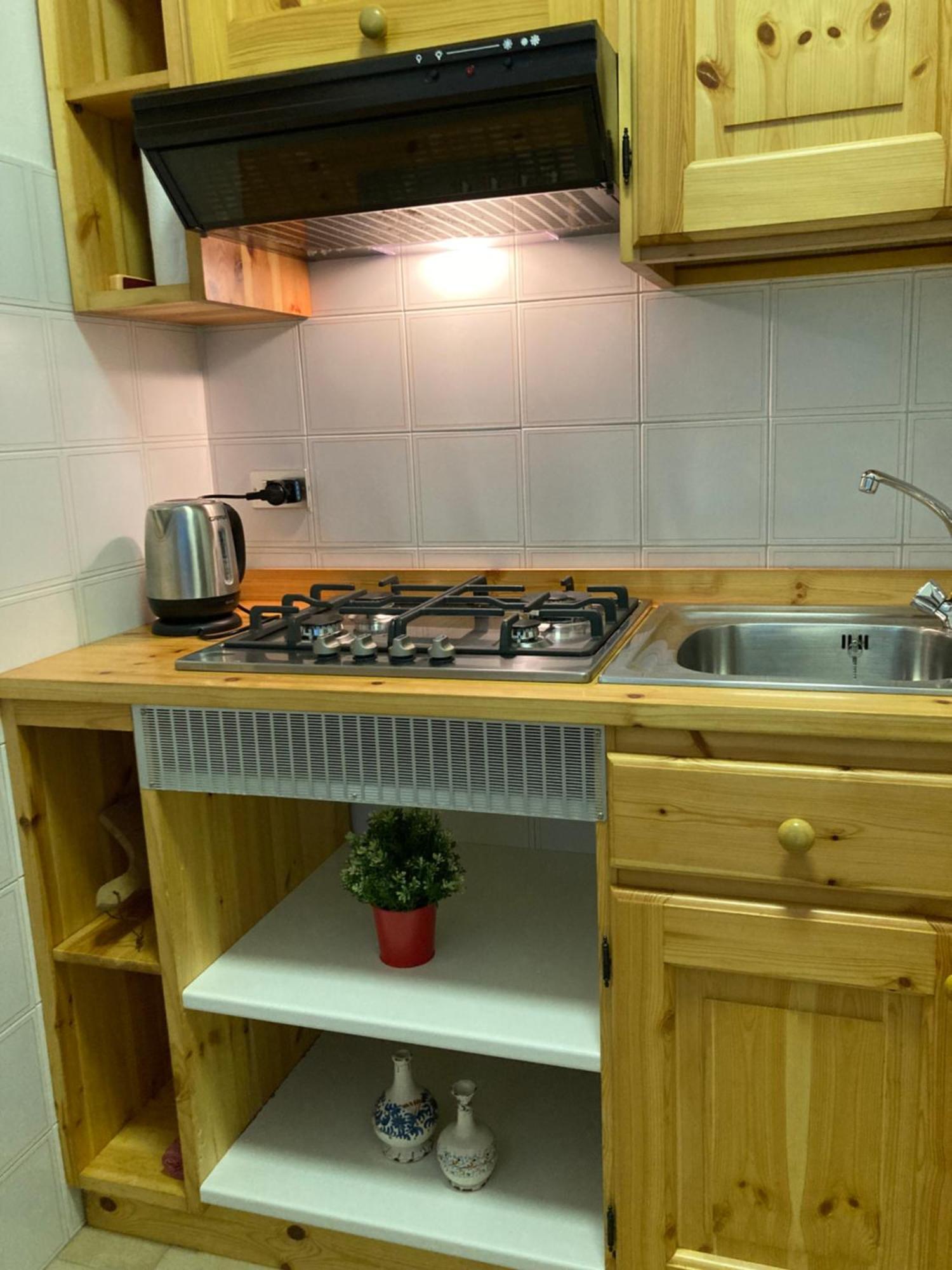 Lo Squero Apartment ลาโญ ภายนอก รูปภาพ